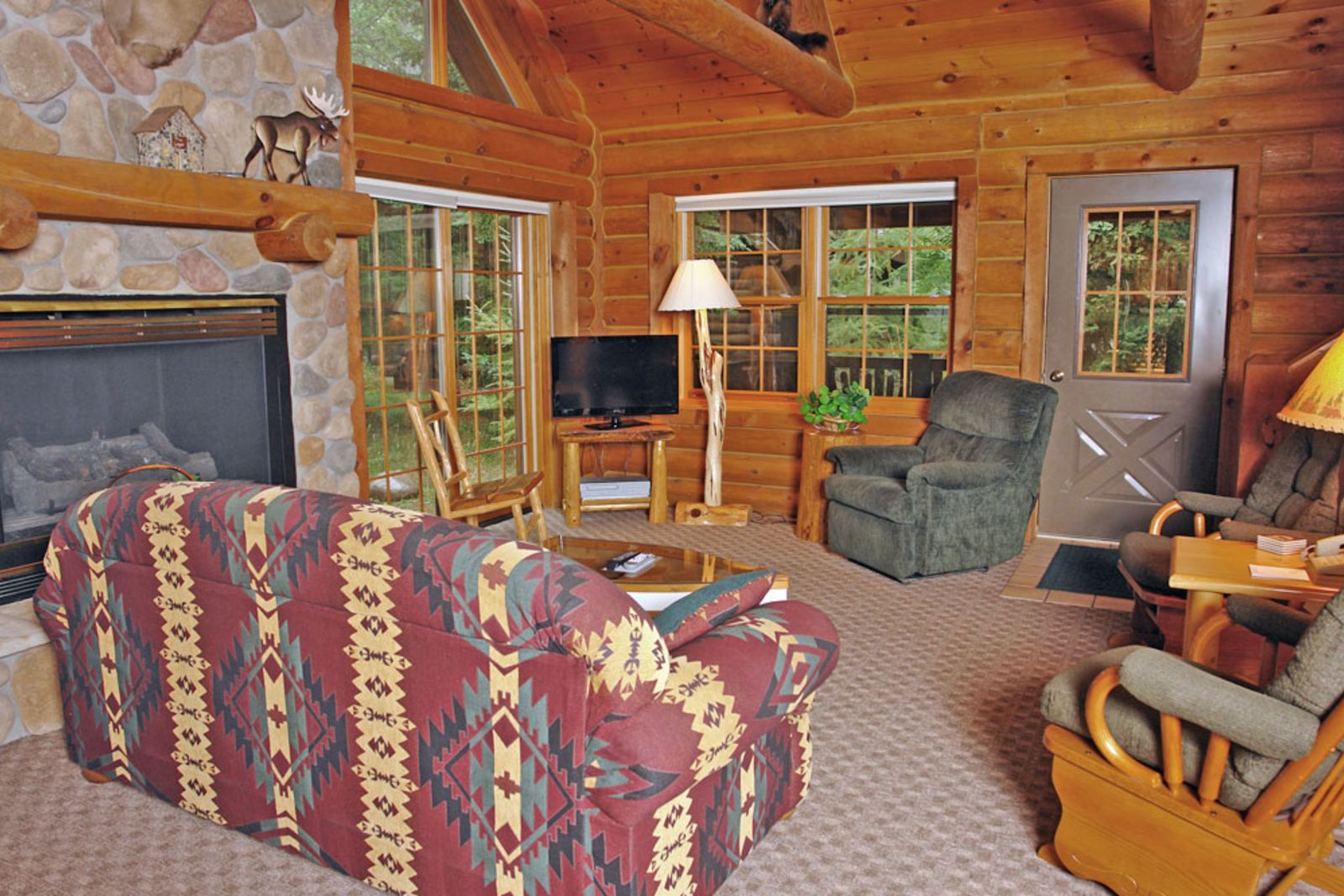 TwoStory Log Cabin The Beacons of Minocqua