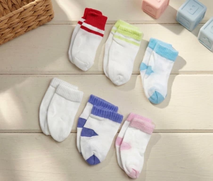 Meias Lisas com 3 pares Efeito 3D - 3 a 9 meses