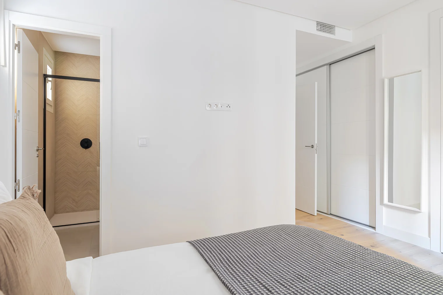 Pisos Corporativos — Valdezarza, Madrid