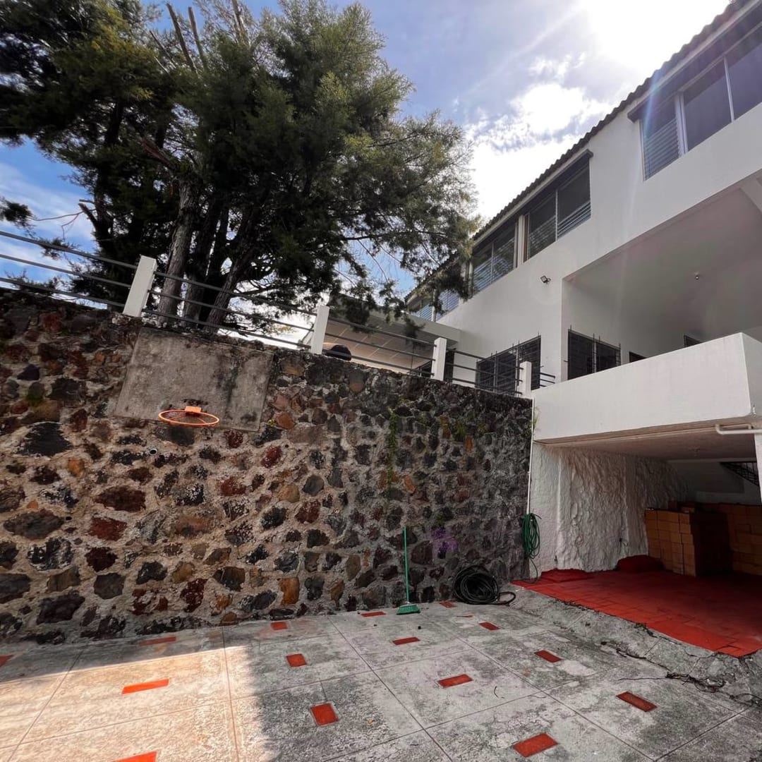 CASA EN ALQUILER COLONIA ESCALON PARTE ALTA