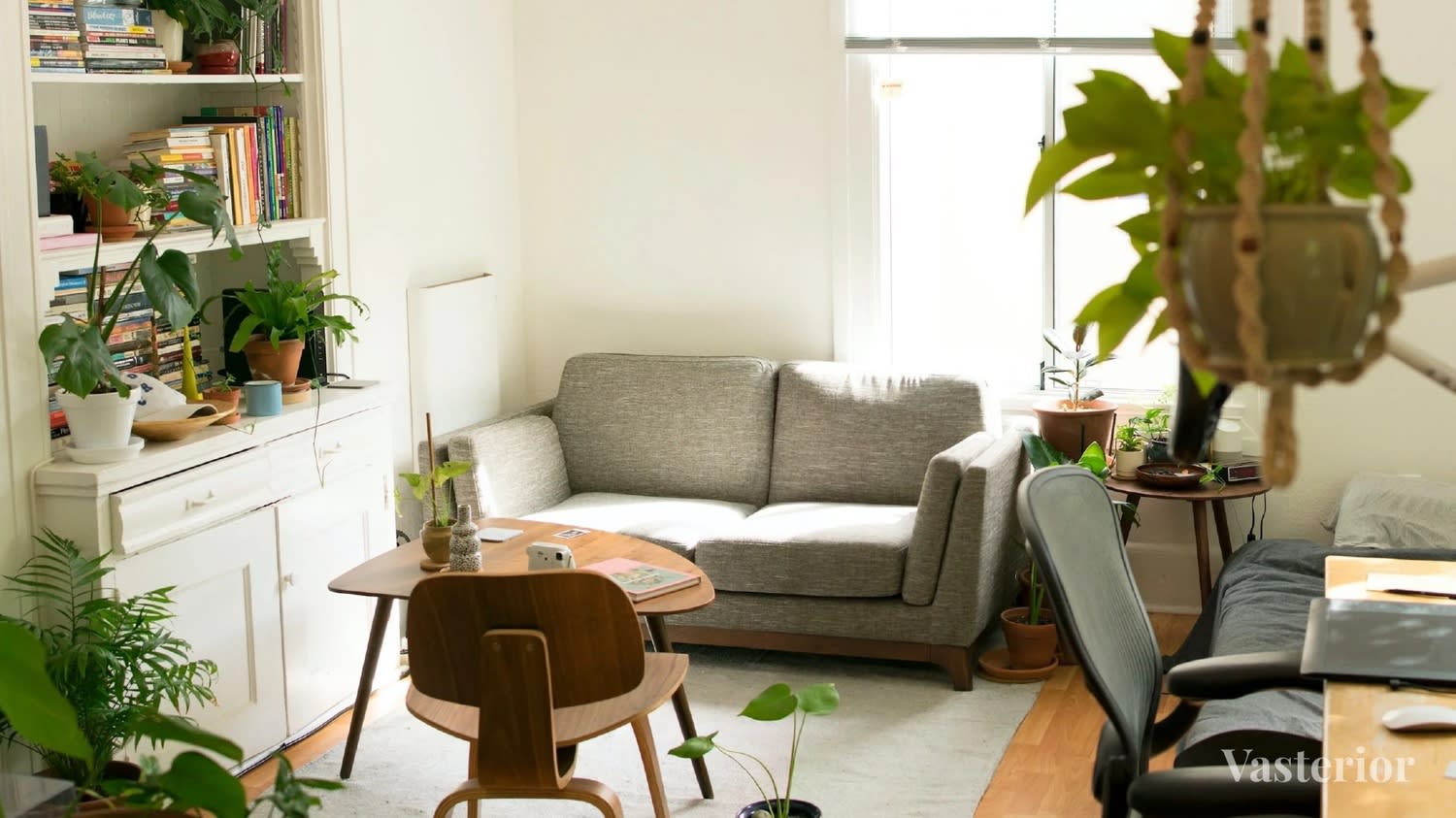 Vastu for Work-From-Home in 2026: Small Studio, Big Energy Flow - How to Set Up a High-Vibration WFH Desk in a Small Studio - 1