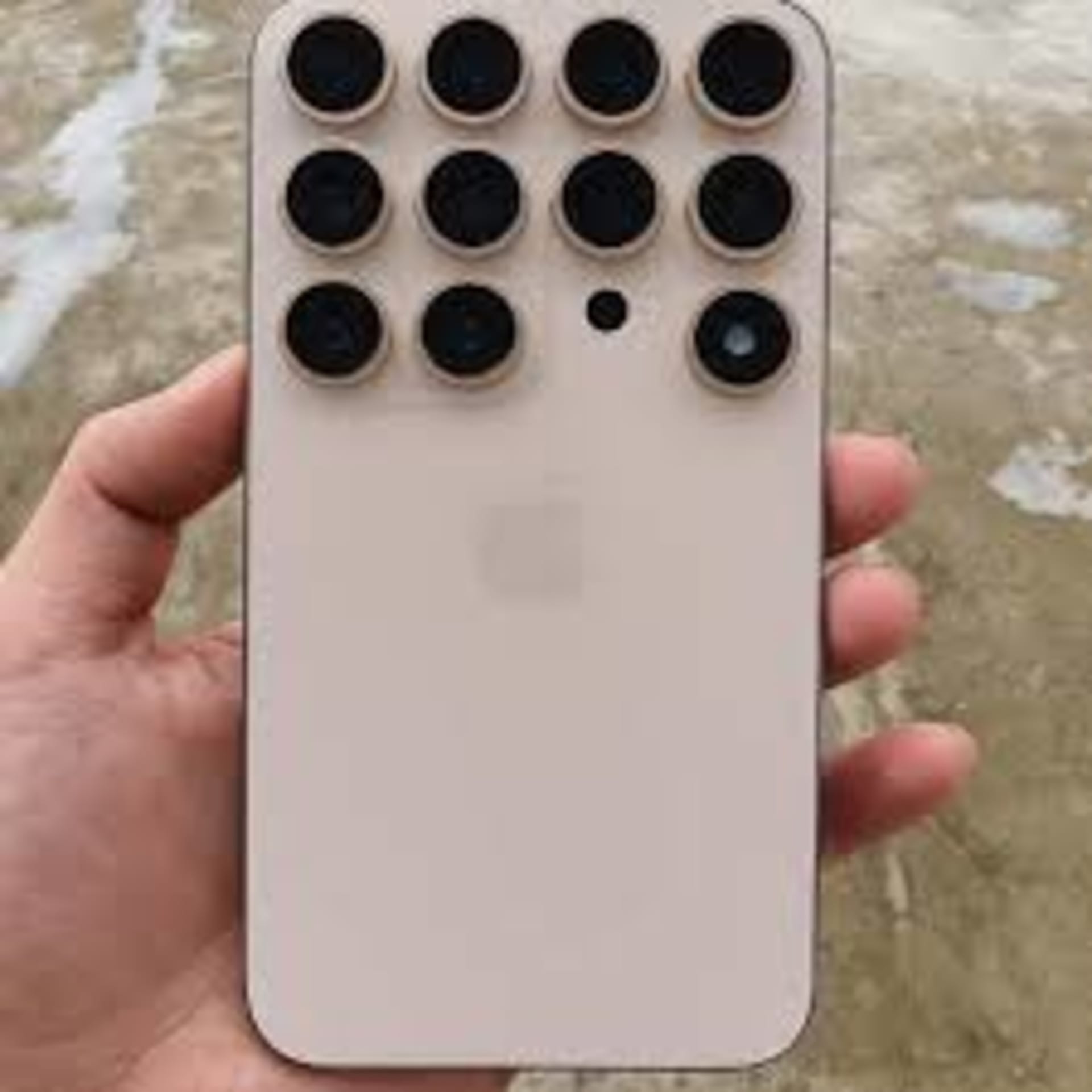 iPhone 15 Pro Max 10