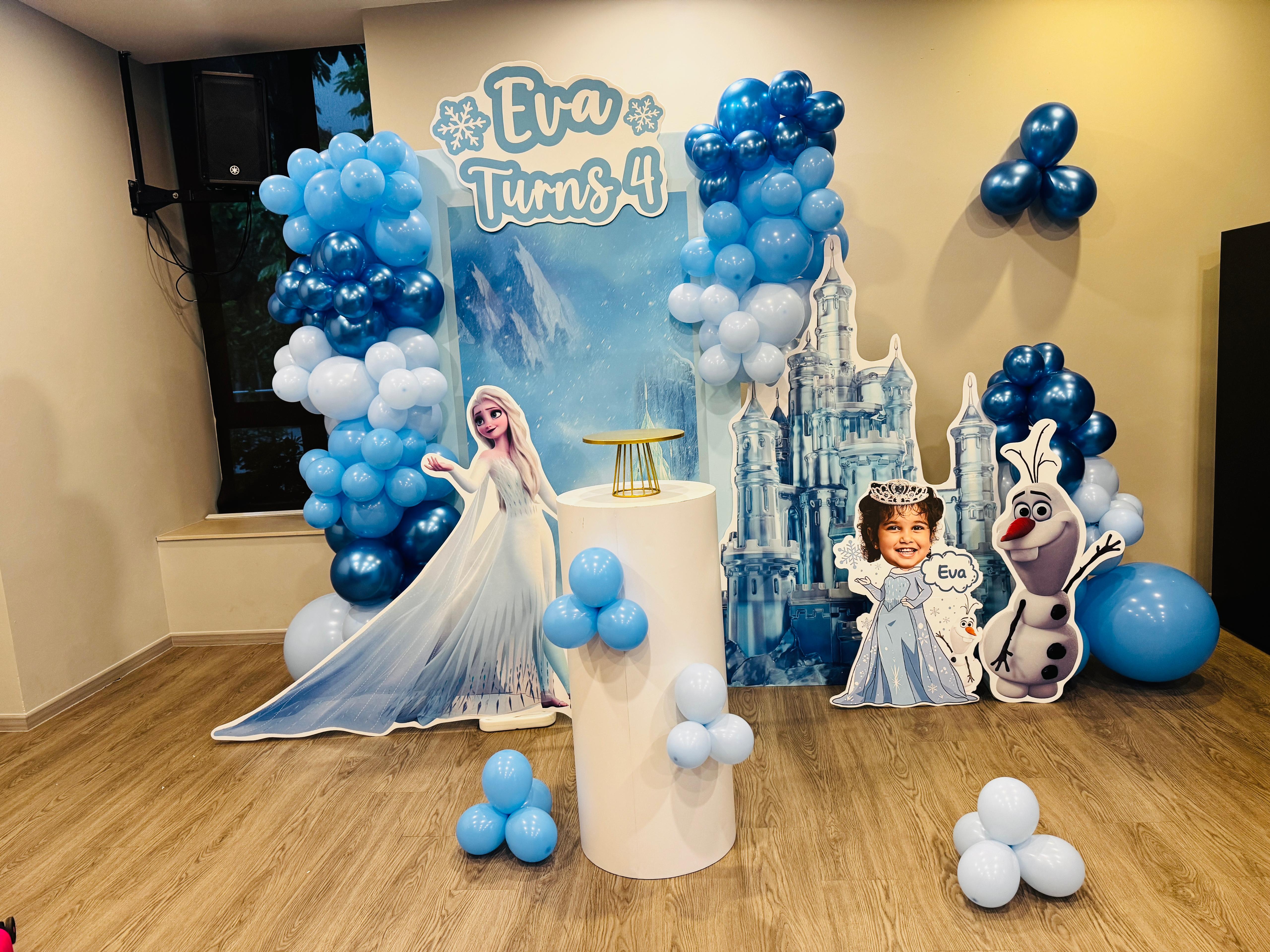 Frozen-inspired first birthday decoration