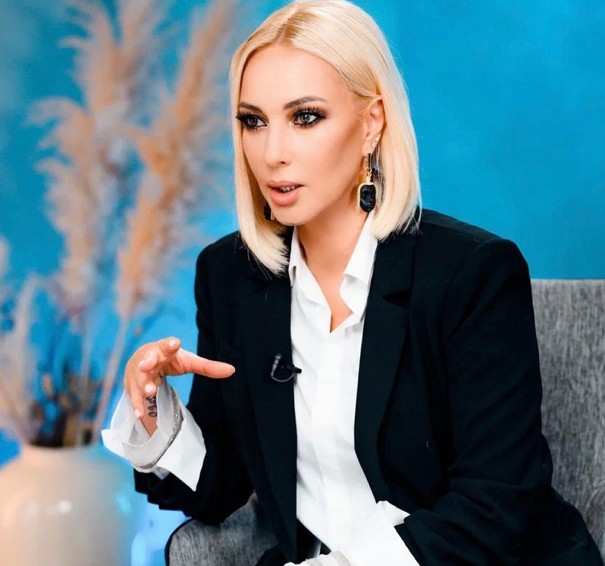 «Ожидание и реальность»: Лера Кудрявцева пожаловалась на неудачный ночной онлайн-шопинг