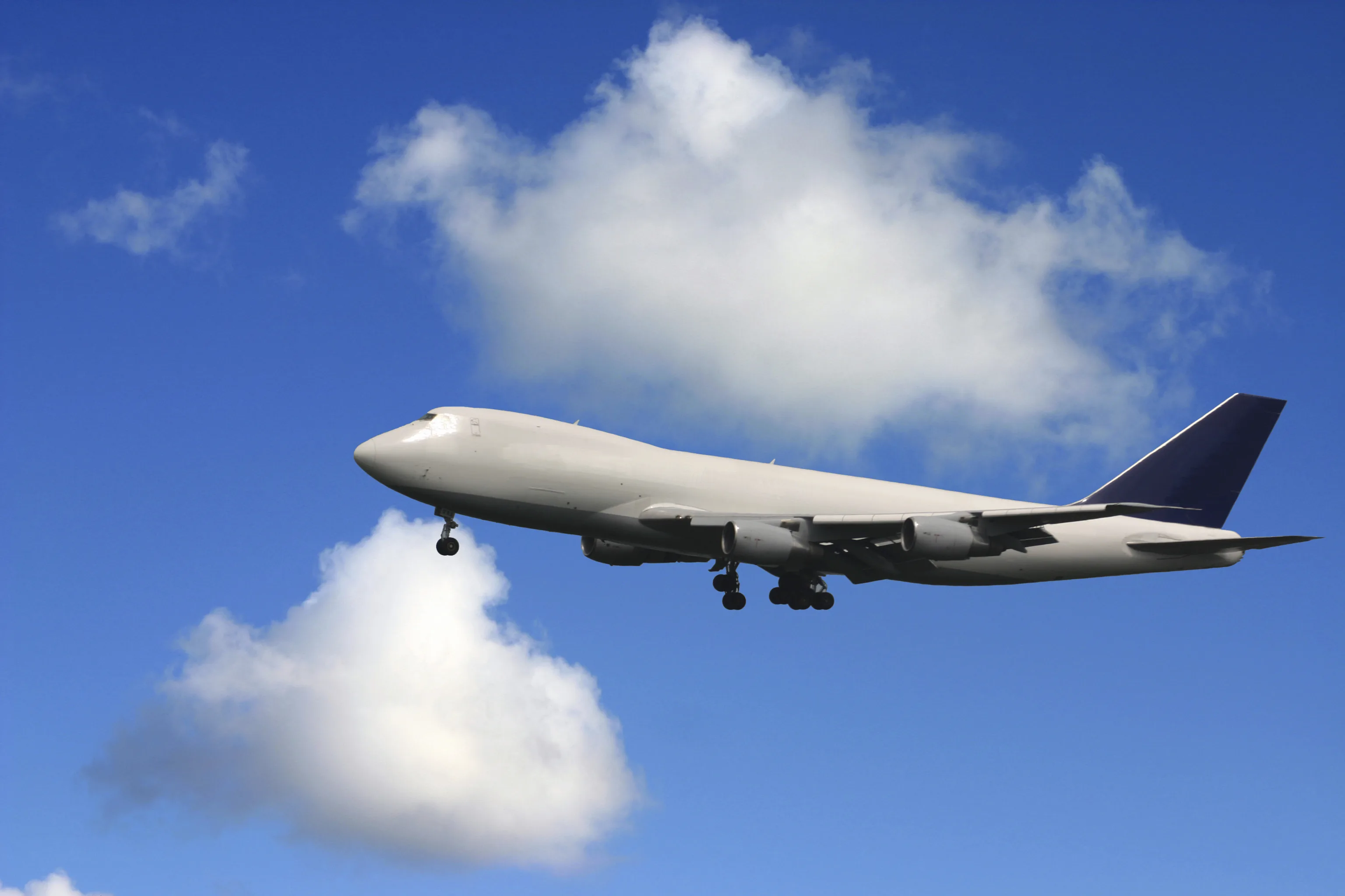 9 Quick Back Pain Tips for Airplane Rides