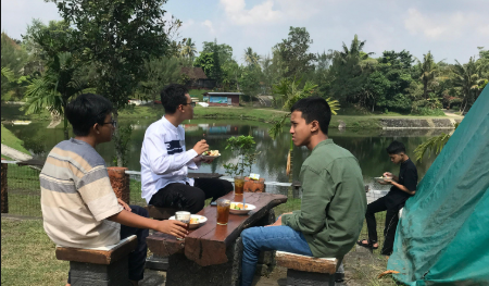 Family camping seru dialam terbuka di Embung Kaliaji