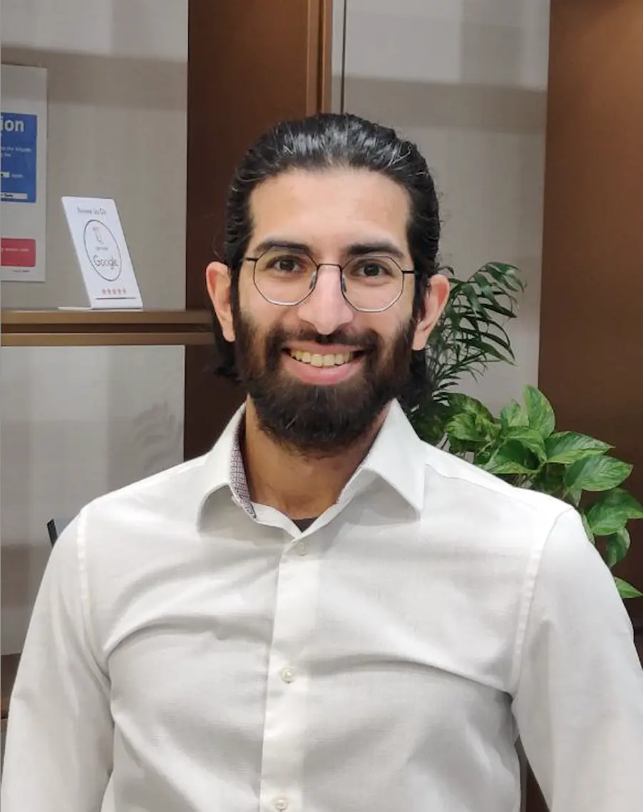 Dr. Ayman Mukhtar, Dentist - GDC 302583