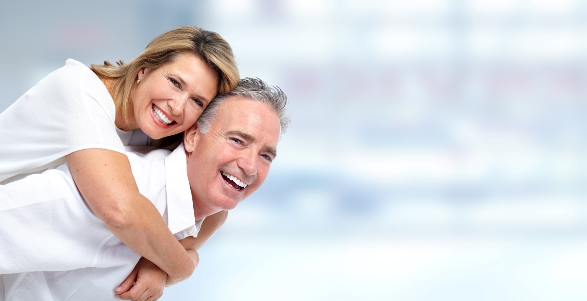 Can I Wear My Current Plastic Retainer Over a New Dental Implant?