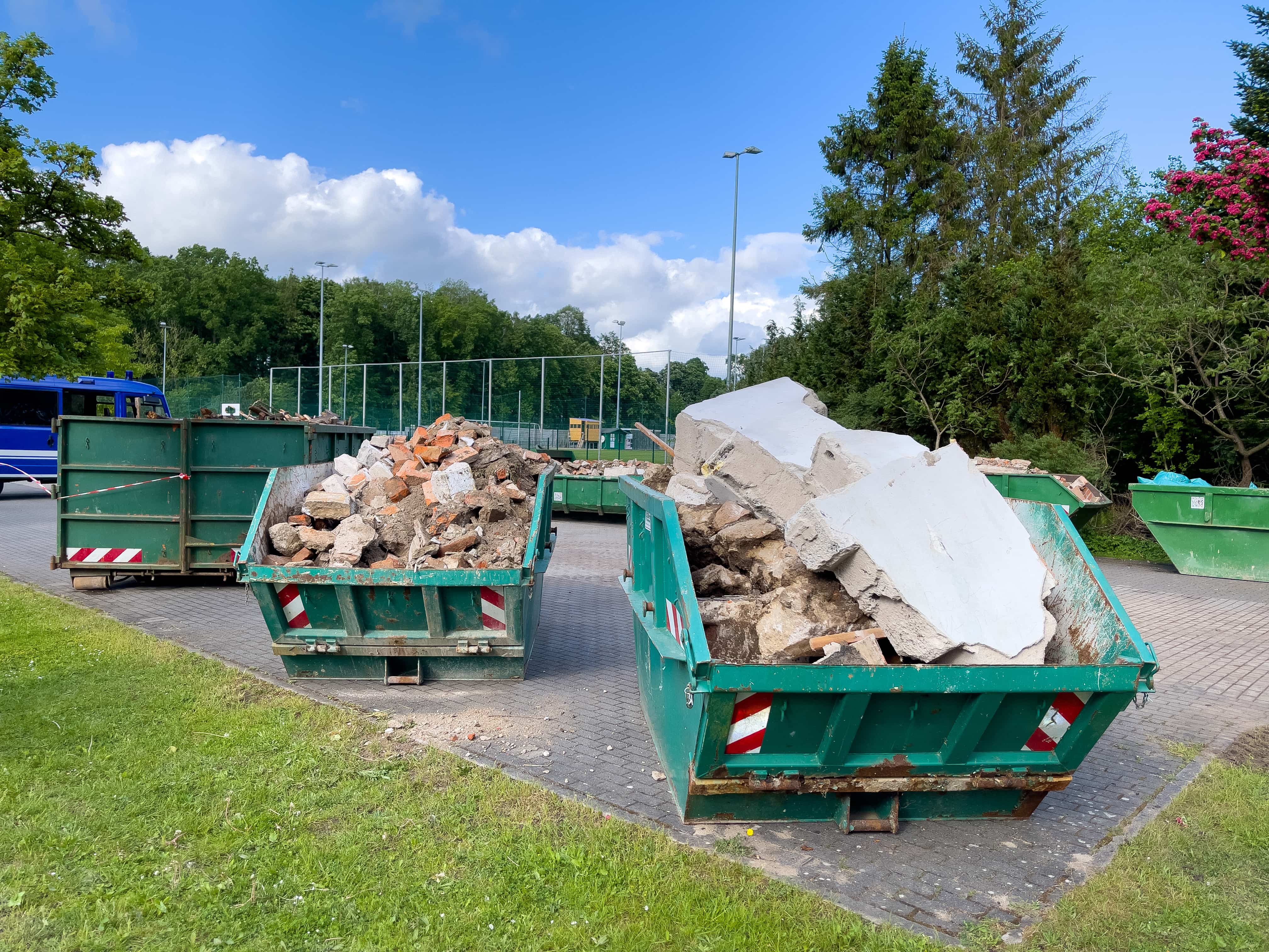 How Much Rubbish Can a Removal Van Hold in London? Load Size Guide