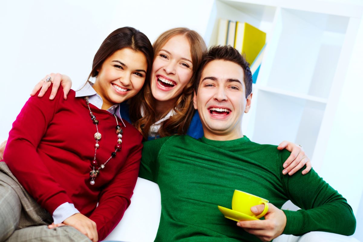 Can You Use Standard Denture Cleaning Tablets to Soak and Clean Your Invisible Braces?