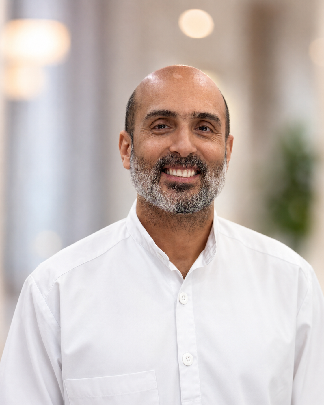 Dr Kamran Yazdi, Dentist at the Cosmetic Dentistry Clinic, South Kensington