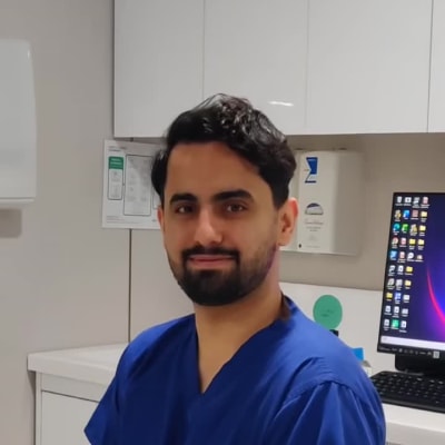 Dr. Reza Davari — dentist at Dental Clinic London