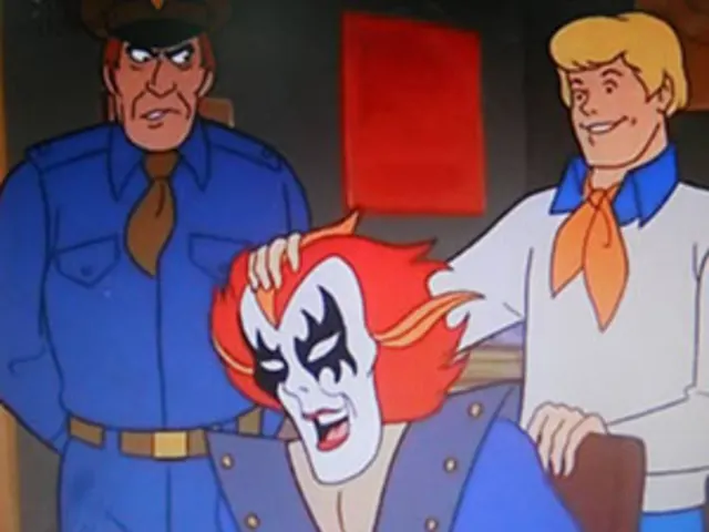 Fred Jones ready to unmask a villain