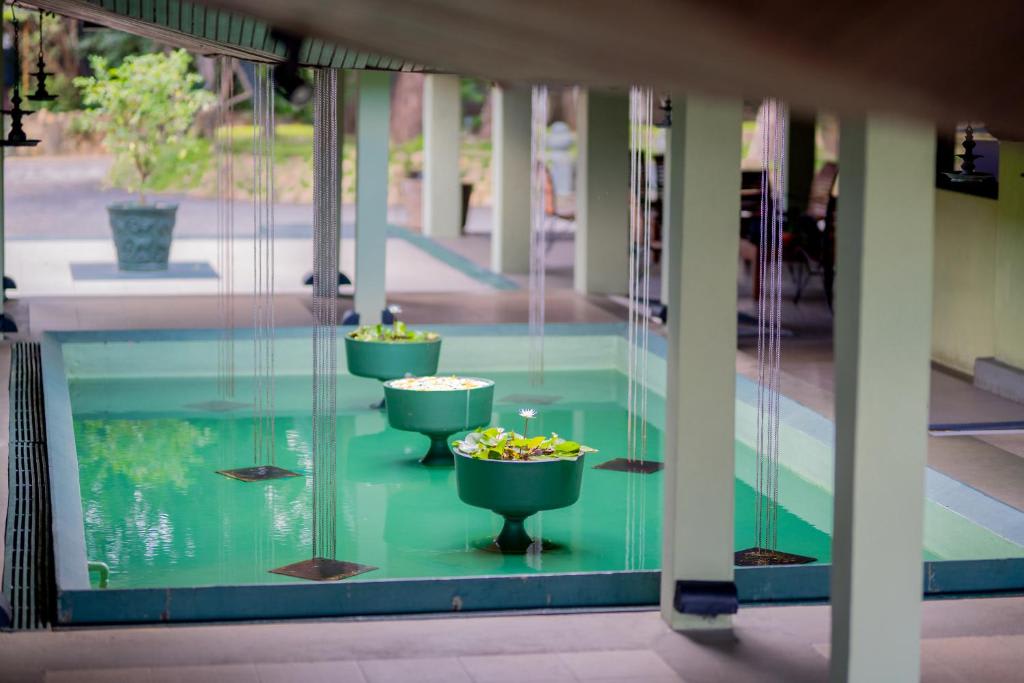 Giritale Hotel
