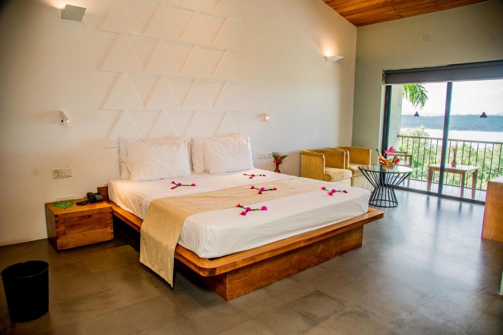Giritale Hotel