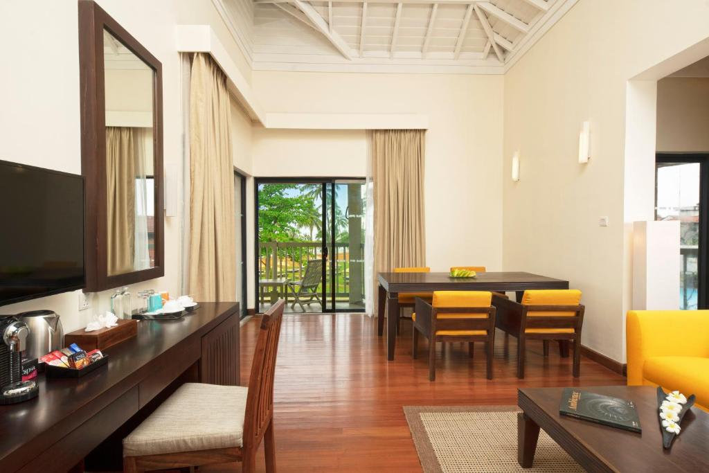 club hotel dolphin