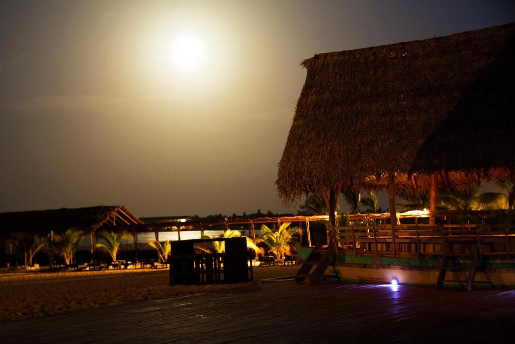 Maalu Maalu Resort - Pasikuda
