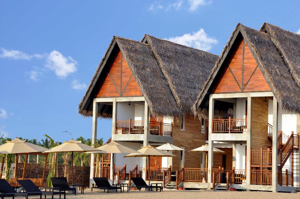 Maalu Maalu Resort - Pasikuda
