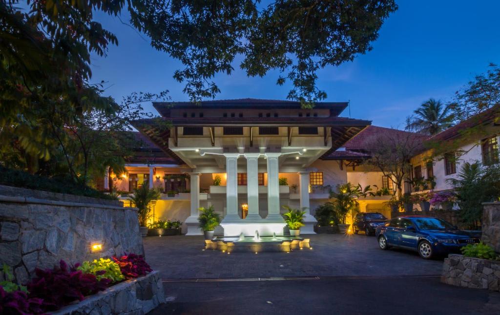 Mahaweli Reach Hotel