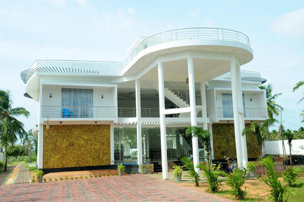 Sunstar Nilaveli