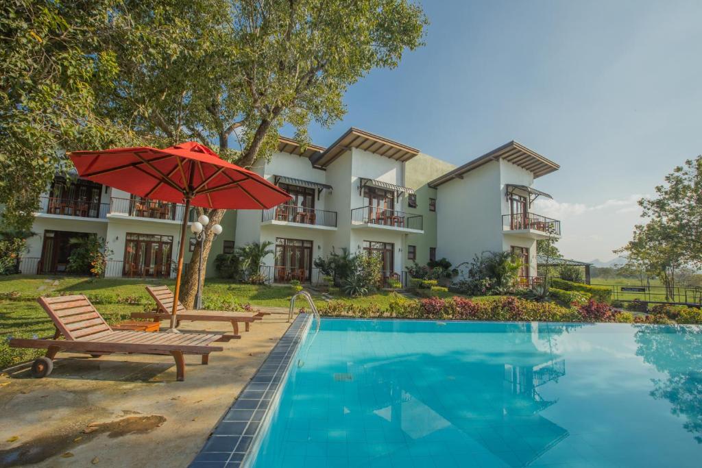 Sigiriya Wewa Addara Hotel - Hotel By The Lake