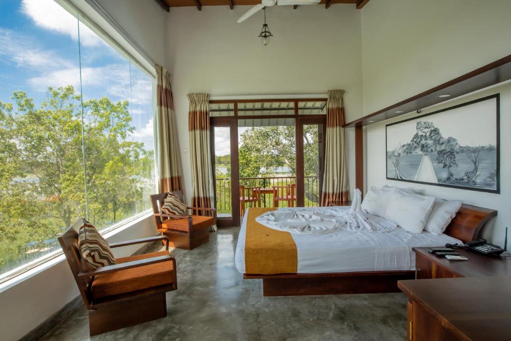 Sigiriya Wewa Addara Hotel - Hotel By The Lake