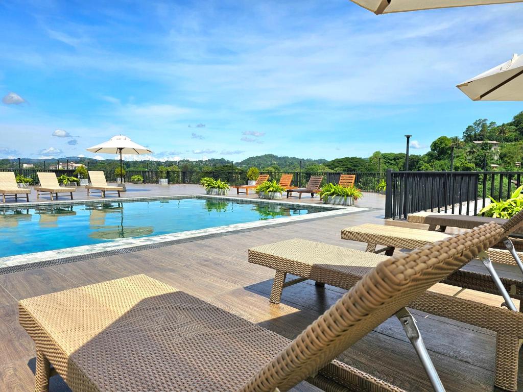 Oak Ray Regency