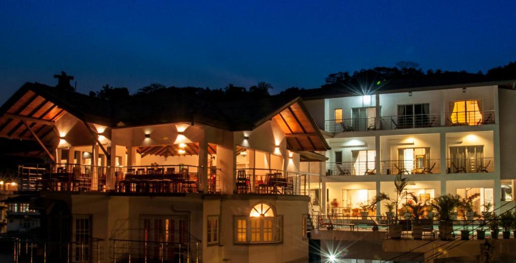 Senani Hotel