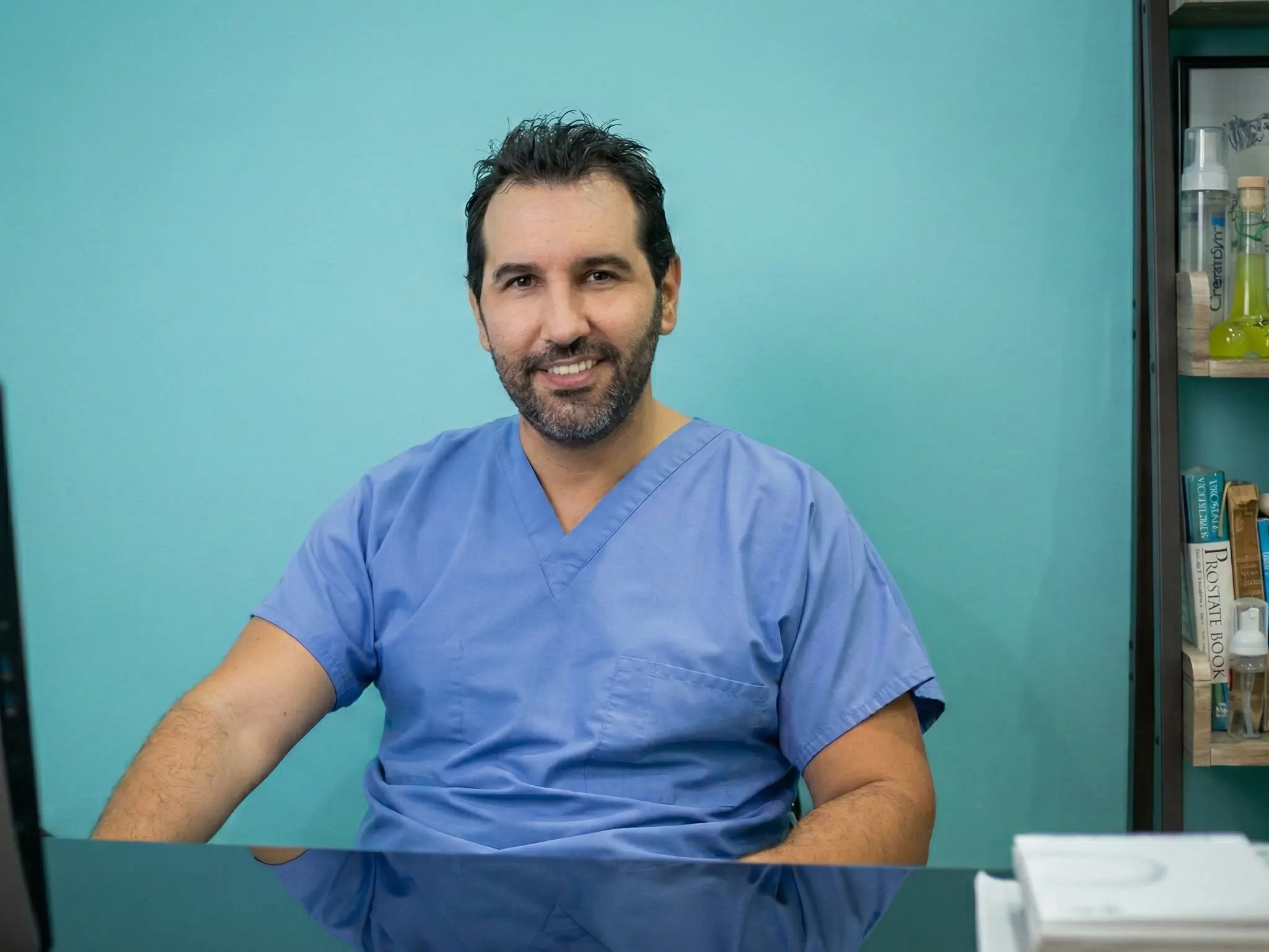 Fotografía del Dr. Habid Becerra