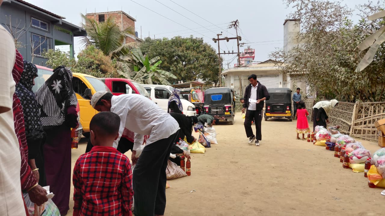 Iftar Kit Distribution 6