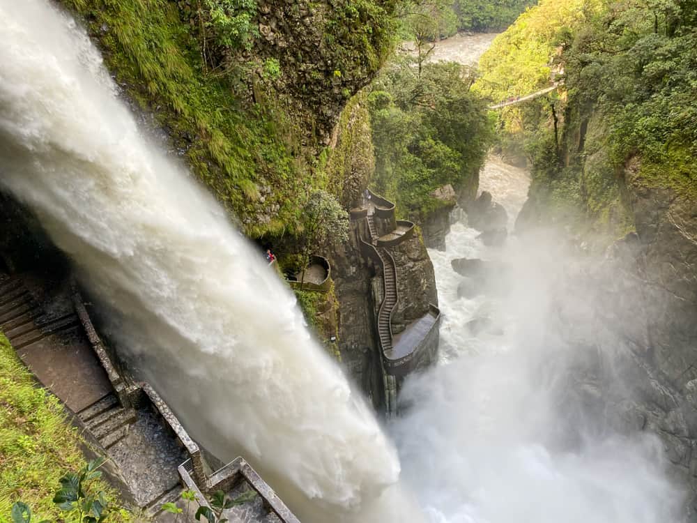 El Pailon del Diablo en Banos Ecuador