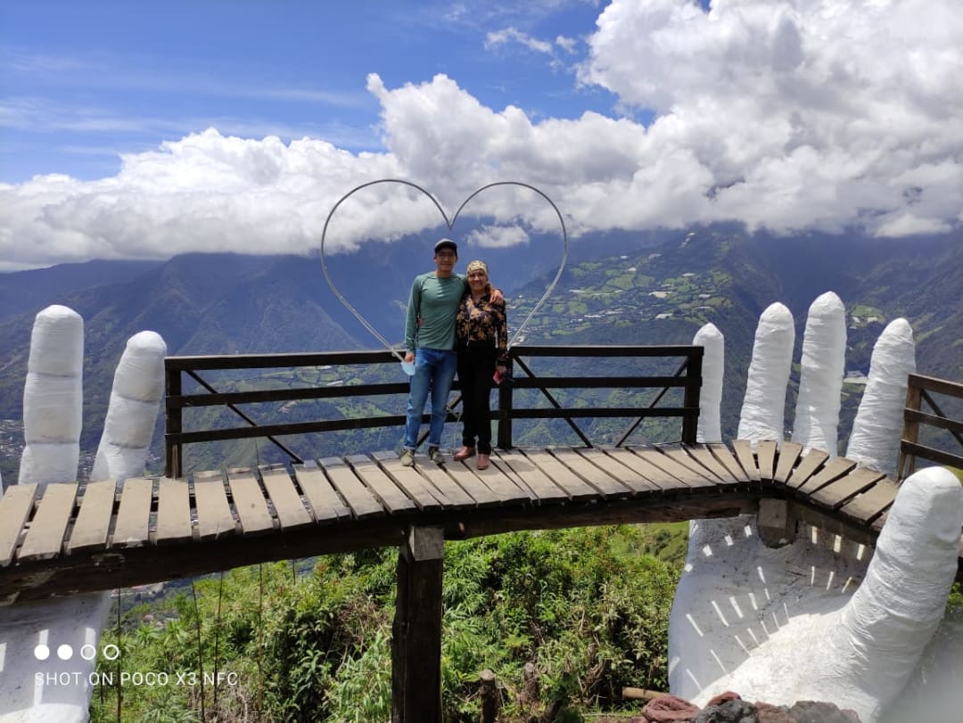 Las manos de Dios en Banos Ecuador