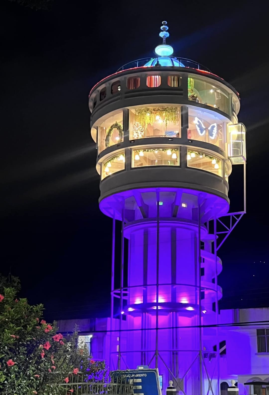 Torre de Cristal en Banos Ecuador