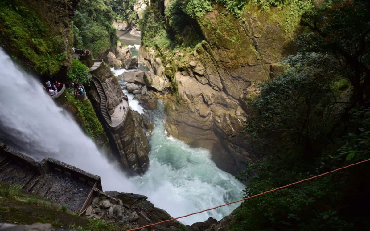 El Pailon del Diablo en Banos Ecuador