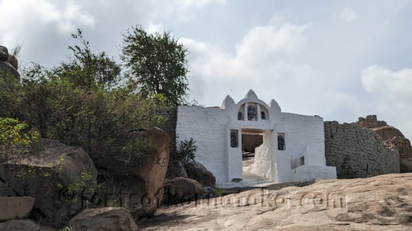 Jogikallu