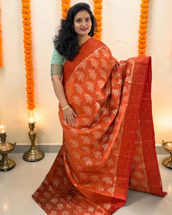 Tussar Saree (Floral Motifs, Embossed Border)