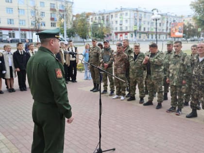 «Помогать своим - это наш священный долг»: новые группы владимирских добровольцев отправились на службу по контракту
