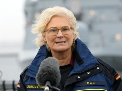 В Германии потребовали отставки министра обороны