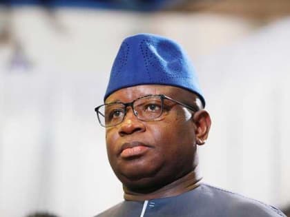 Глава Сьерра-Леоне сообщил, что США вынуждали его вмешаться в выборы