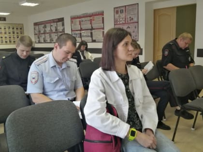 Представитель Общественного совета при МО МВД России «Гусь-Хрустальный» поддержала акцию «Один день в патрульно-постовой службе»