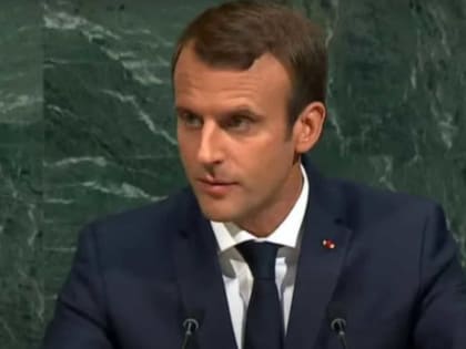 Французские репортеры пишут, что Макрон «потопил» Францию