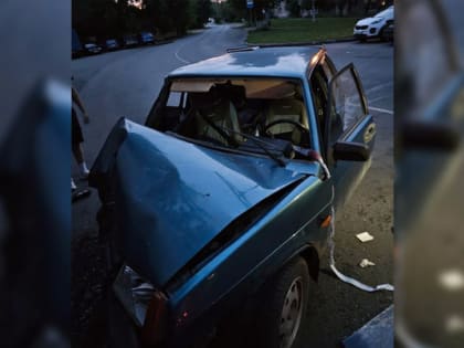 Во Владимире пьяный водитель ночью въехал в стоящую фуру