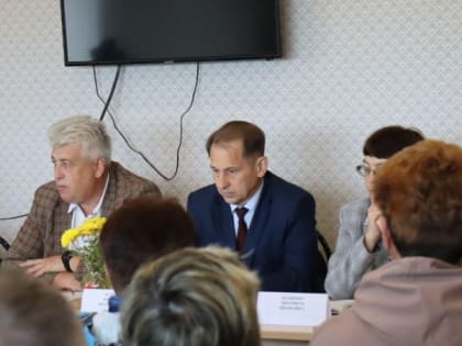 Жители Селивановского района требуют остановить реорганизацию отделения скорой помощи