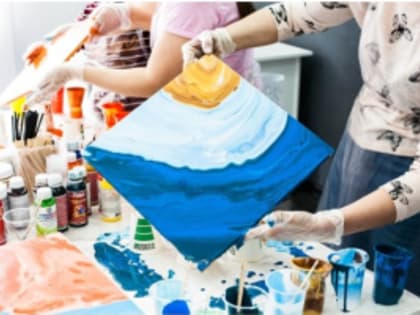 В комплексных центрах социального обслуживания населения проводят арт-терапевтические занятия для людей с ограниченными возможностями здоровья