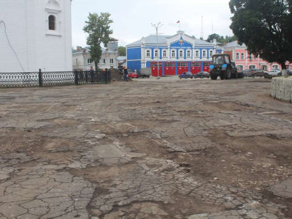 На центральной  улице – новый   асфальт