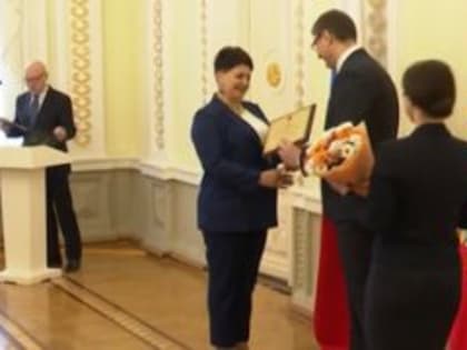 Александр Авдеев наградил победителей областного конкурса  журналистов и руководителей СМИ  «Ответственность. Позиция. Признание» 2022 года