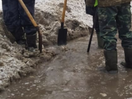 Текут ручьи, работают  бригады