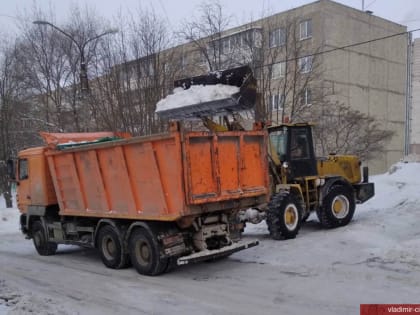 Круглосуточная уборка снега с улиц Владимира продолжается