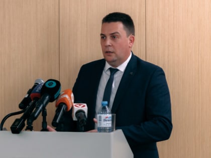 Зарплату главы города Владимира Дмитрия Наумова привязали к окладу вице-губернатора. Коммунисты подсчитали, что доход градоначальника вырастет на 600 тысяч в год