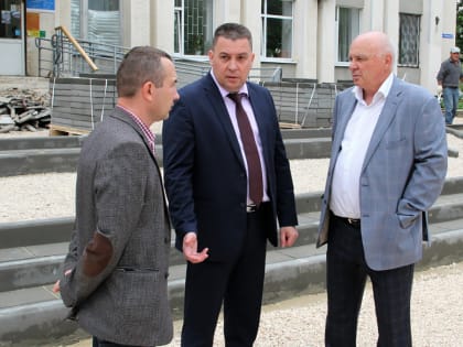 Мэр и экс-мэр в одном флаконе: Дмитрий Наумов и Андрей Шохин проинспектировали главные стройплощадки Владимира